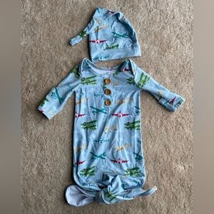 Caden Lane Bamboo Baby Knot Gown and Hat in Airplanes